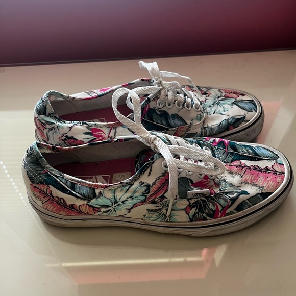 Special edition floral vans - Picture 3 of 4